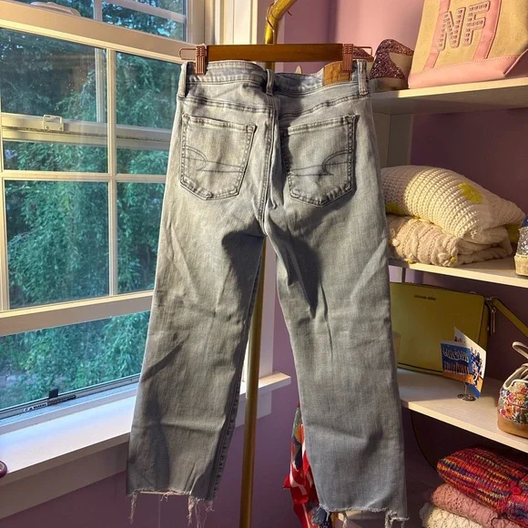 American Eagle Outfitters Light Wash Cropped bootcut Jeans - Picture 4 of 9